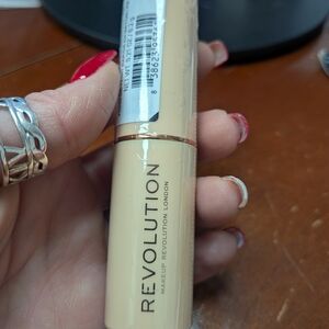 Makeup Revolution Beige Concealer